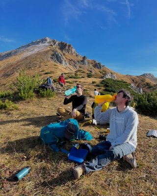Letná turistická sezóna 🧗‍♀️⛺️ začala a len si treba pripomenúť, že základom každej bezpečnej túry plnej krásnych zážitkov...